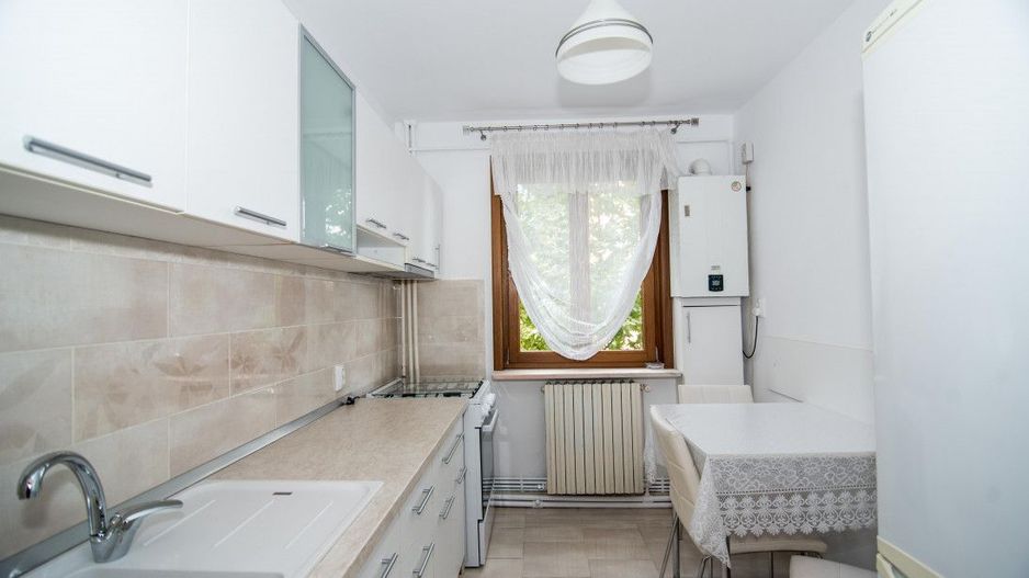 Inchiriere - Apartament 3 camere - Zona Centrala - Poză 6