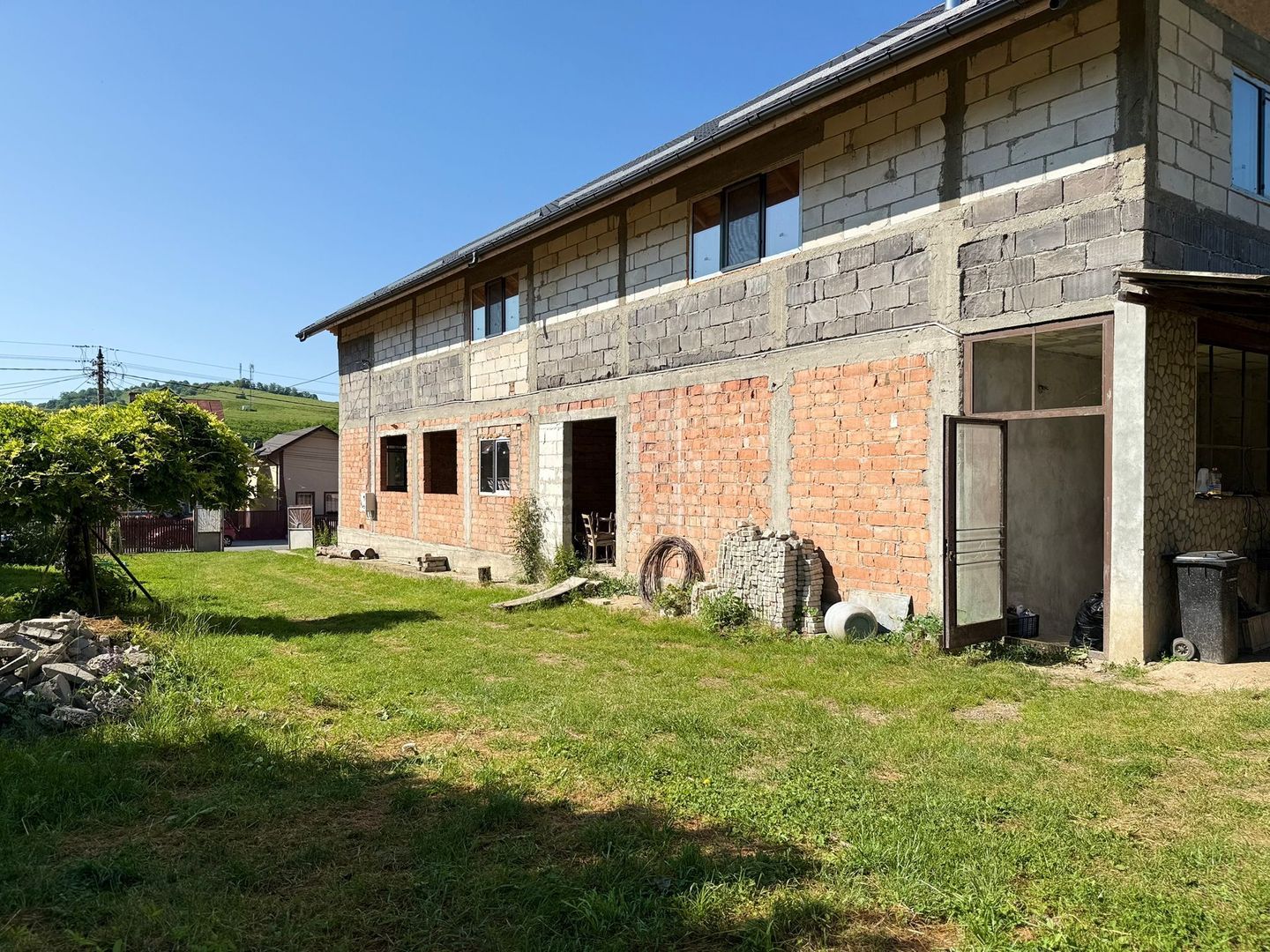 Vanzare casa cu 4 camere+anexe într-o zonă de poveste – Bezdead - Poză 3
