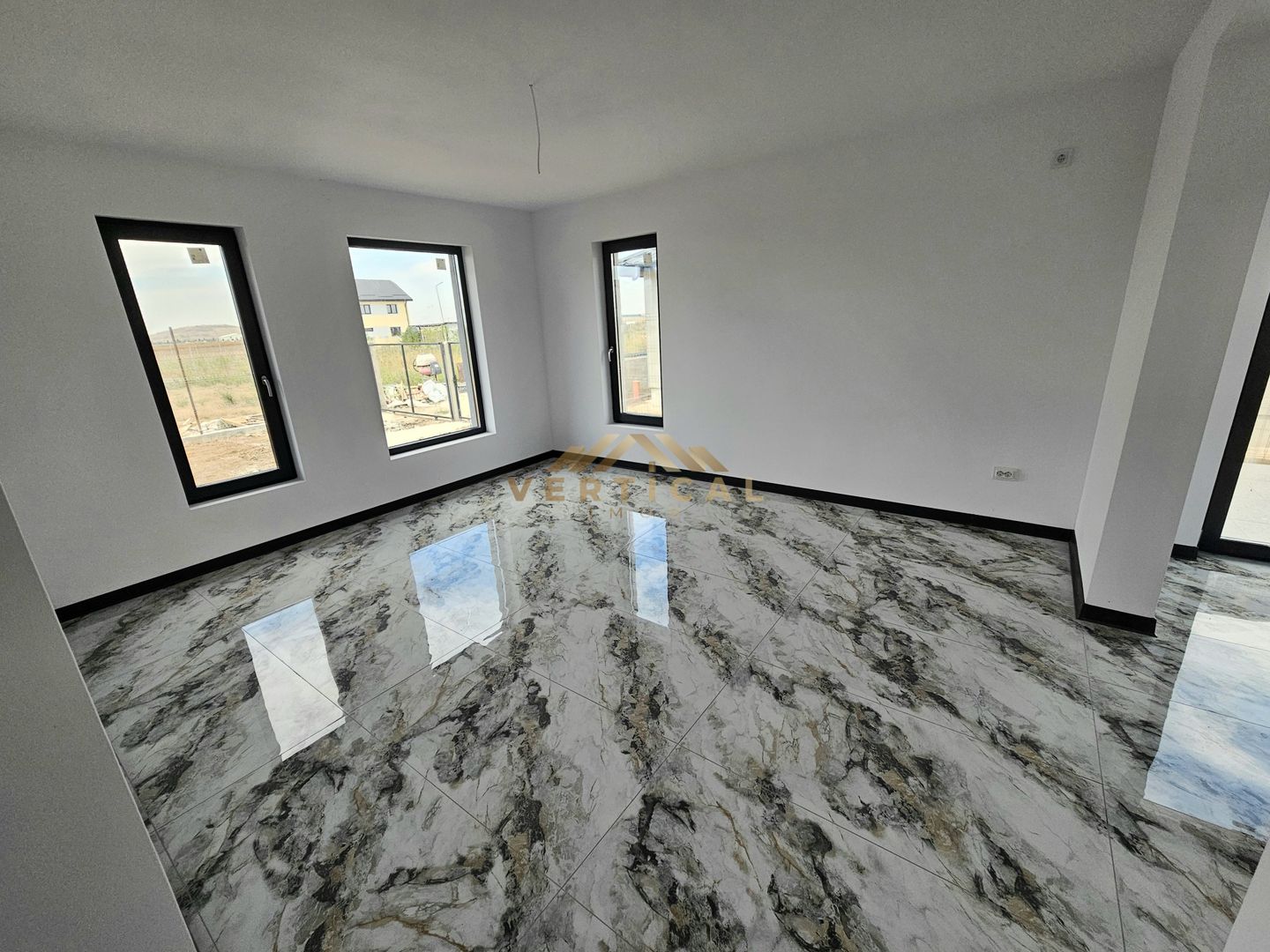 Casa parter 3 camere cu teren 340 mp - com Berceni - Poză 12