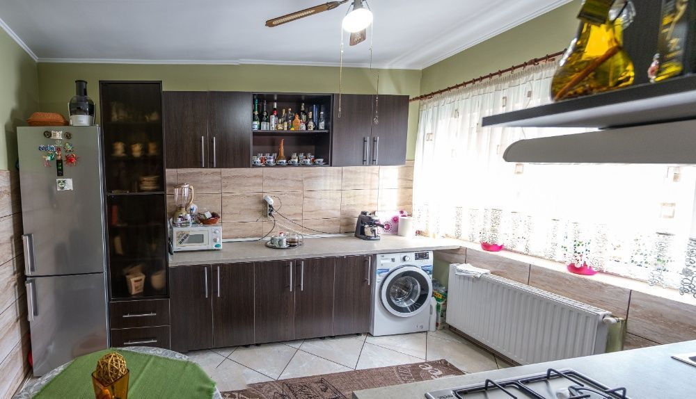 De vânzare casă cu etaj - Poză 3