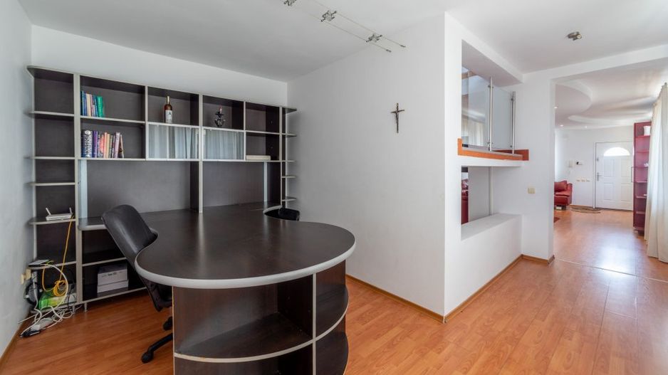 Apartament pe 2 nivele -  6 camere Gavana 3 + 309 mp curte proprie - Poză 12