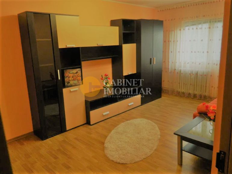 Apartament cu 2 camere decomandat zona Podul de Fier ideal pentru investitii - Poză 1
