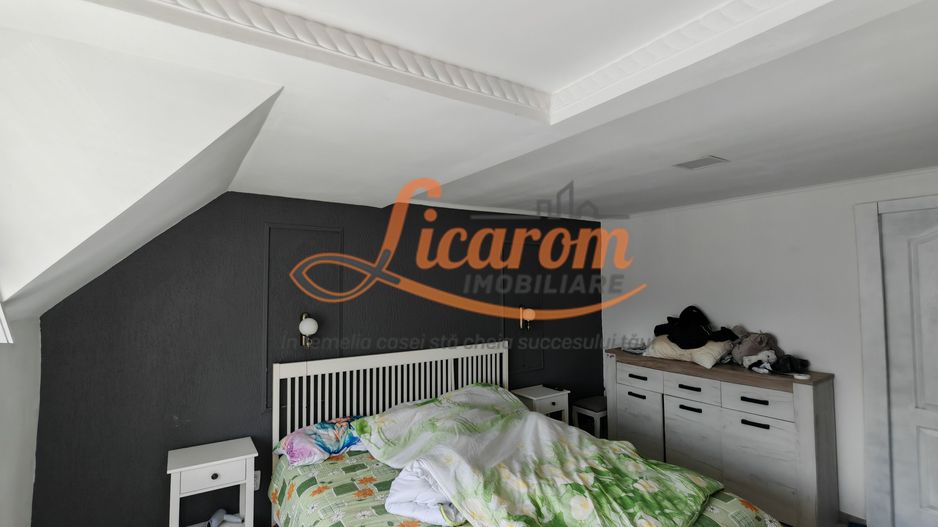 Vila P+E Bartolomeu,4 camere,4 bai,curte,garaj. - Poză 3