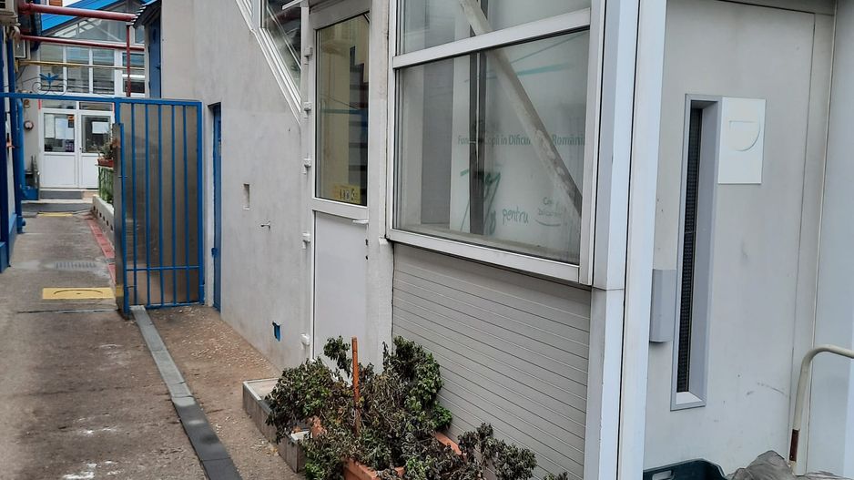 Proprietate versatilă, ideală pentru activități sociale, medicale sau - Poză 5