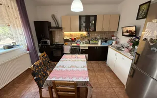 Vila P+1 cu terasă 255 mp + garaj 22,5 mp si teren 417 mp-Berceni ! - Poză 11