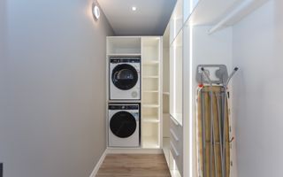 De închiriat apartament, 3 dormitoare + terasă, str. Teatrală 3, Centru. - Poză 17