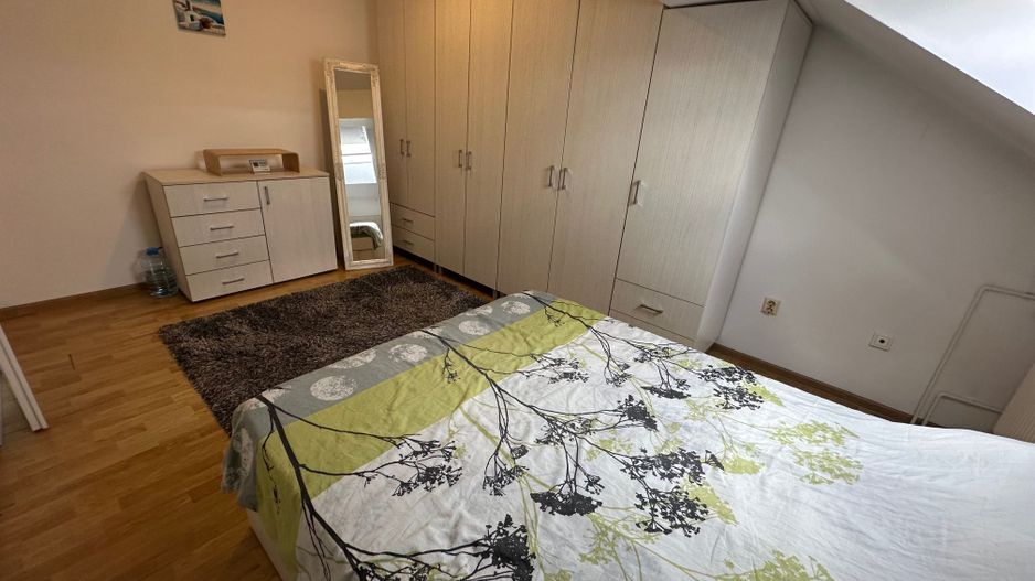Casă / Vilă cu 5 camere zona Lunei - Poză 37