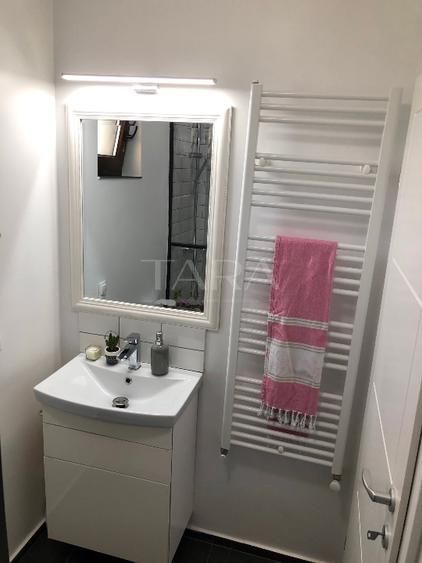 Duplex deosebit cu grădină, terasă amenajată și vedere spre natură. - Poză 10