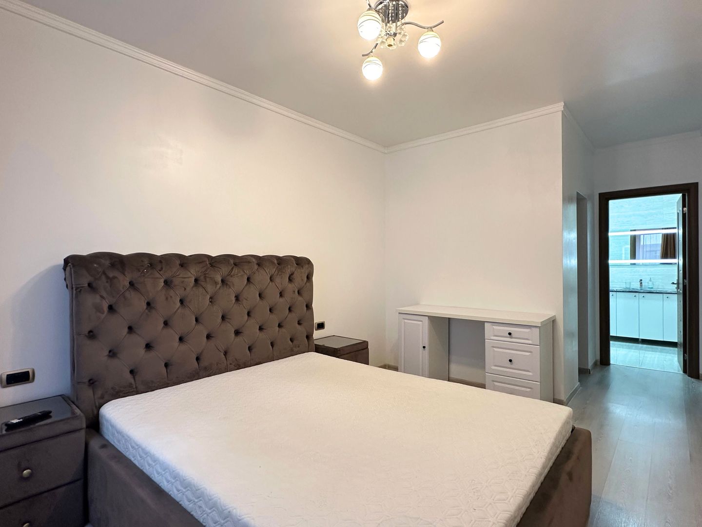 Vând apartament 3 camere 3 minute de Coresi complex ISARAN - Poză 11