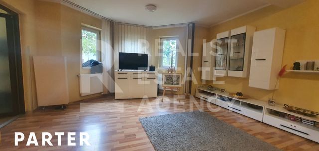 Vilă cu 7 camere de vânzare P+E+M in orasul Pantelimon - Poză 2