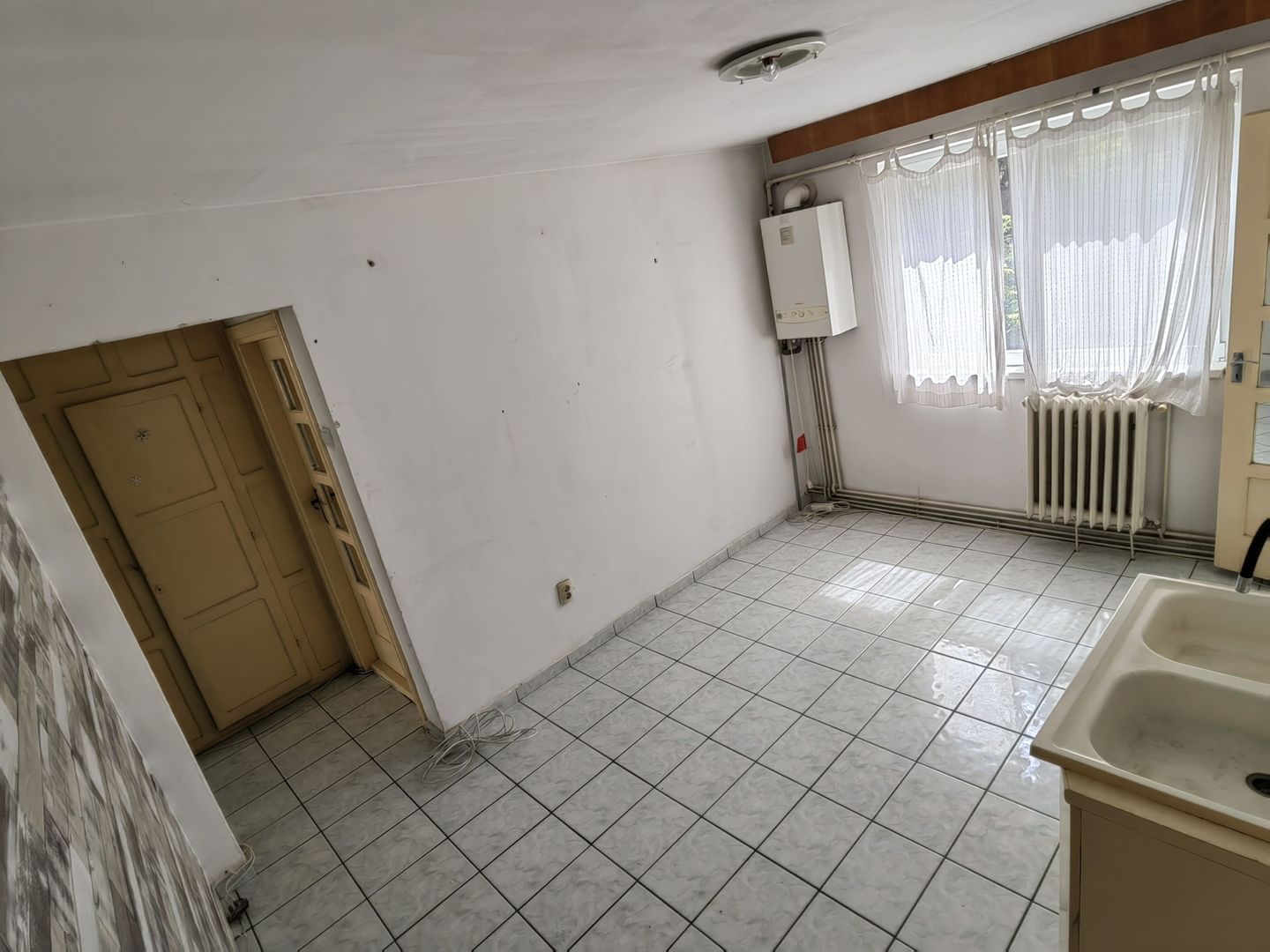 Apartament 2 camere decomandat 40 mp Simeria - Poză 3