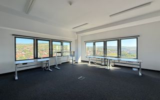 Ultimul etaj, vedere panoramică – Spațiu de birouri - Poză 1