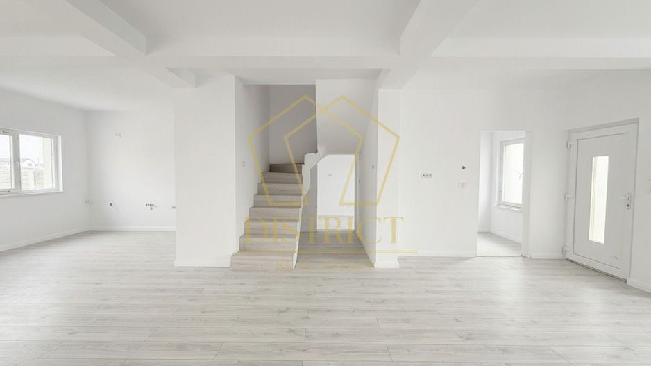 Duplex cu 4 camere despărțit prin camera tehnica | Mosnita Noua - Poză 1