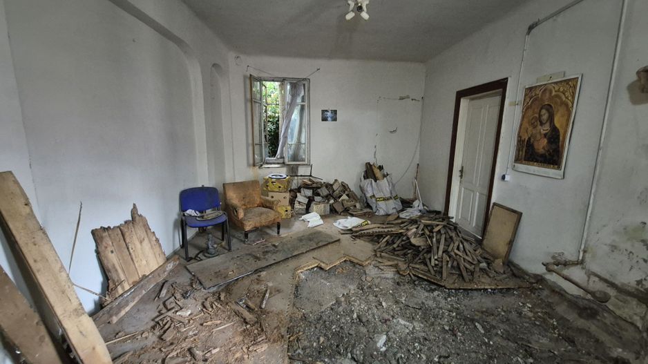 Casa P+1  - Dacia - Eminescu - curte comuna - Poză 4