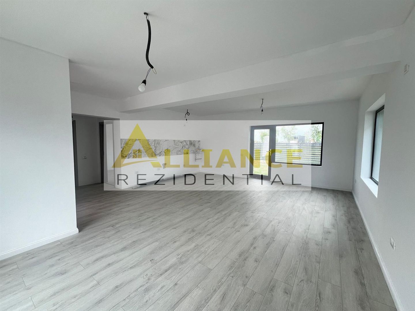 Casa parter- 375mp teren- incalzire pardoseala - Poză 4