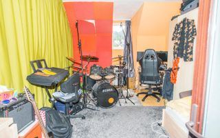 15 Noiembrie, apartament la mansardă - Poză 7