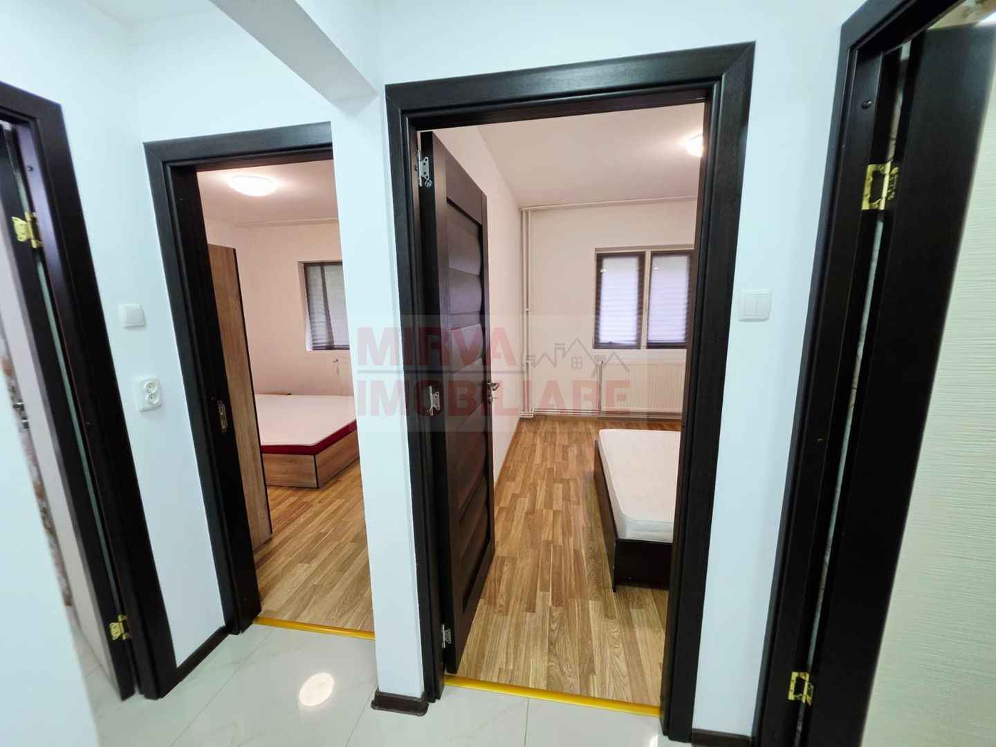 Apartament 3 camere de inchiriat, 9 Mai, 2 bai, beci - Poză 14