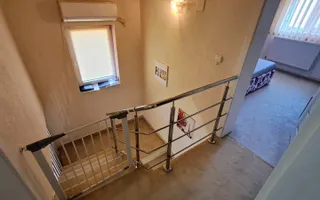Casa individuală P+M, zonă liniștită, în Vatra veche a satului - Poză 11