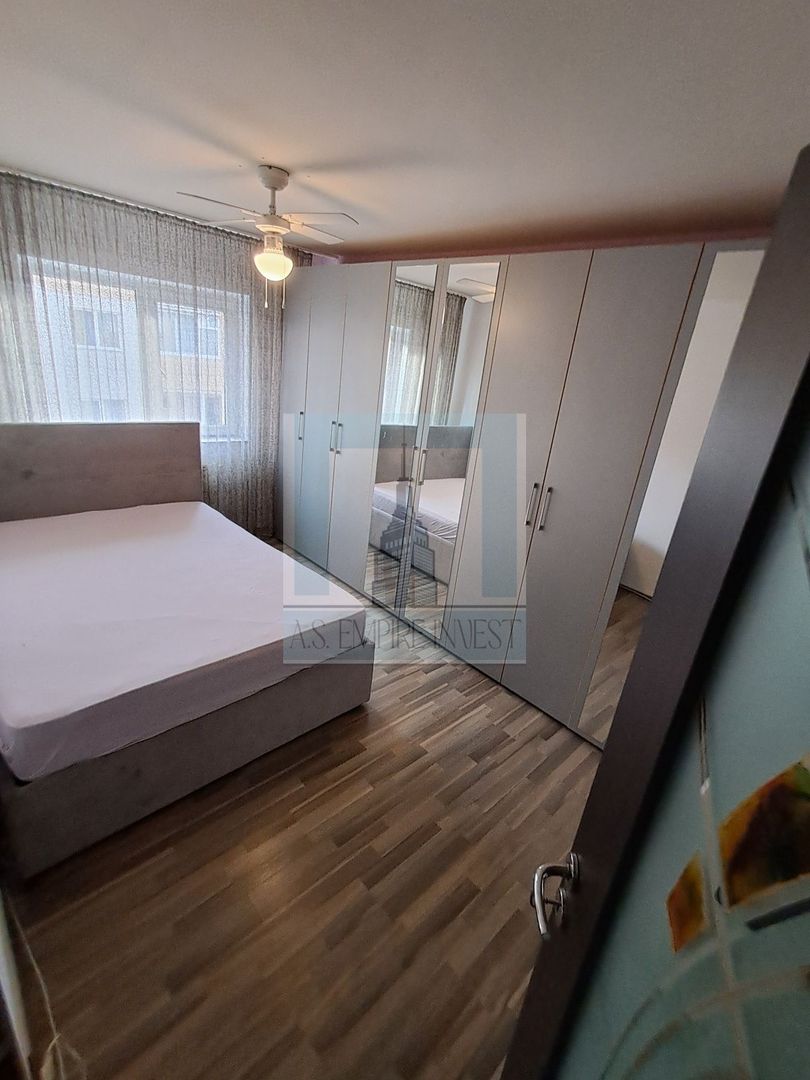 Apartament 3 camere, zona Astra, decomandat, mobilat - Poză 1