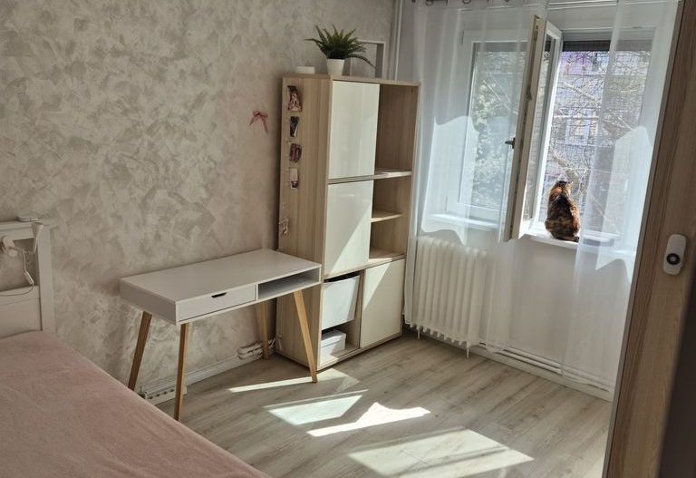 Apartament Luminos 4 camere cu Centrala si 2 locuri parcare. Izvorul Muresului. - Poză 7