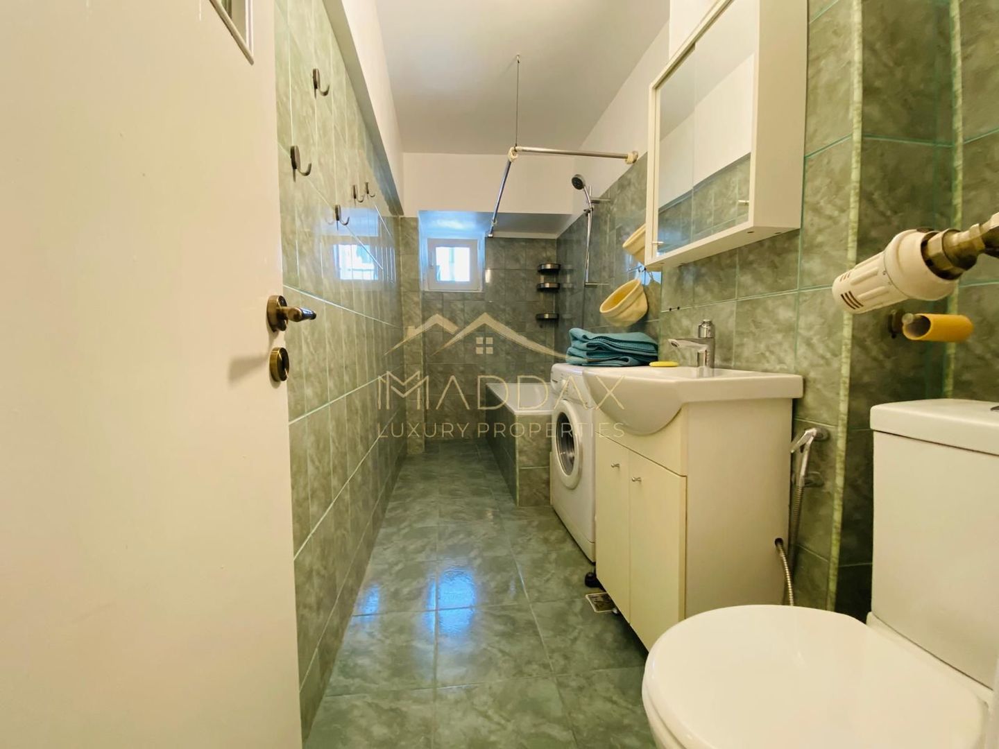 Apartament spațios cu 4 camere, vedere spectaculoasă către Palatul Parlamentului - Poză 19