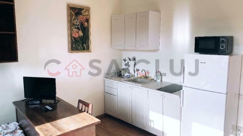 Apartament în vilă, zonă centrală, parcare - Poză 6