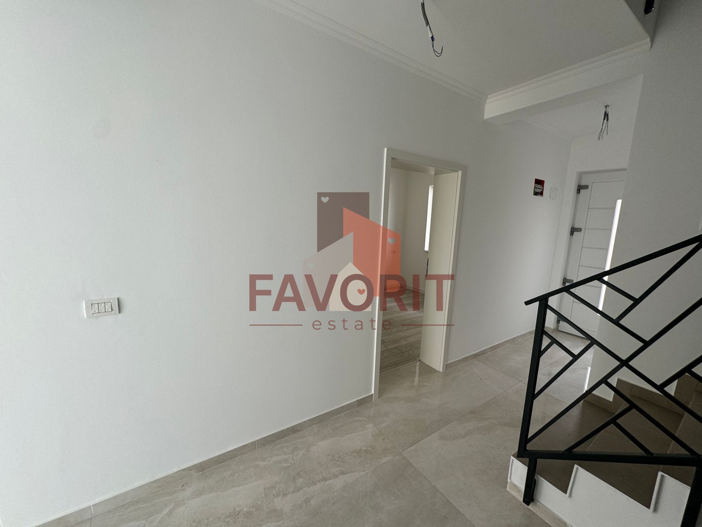 Finisaje la alegere. Vatra veche a satului. La asfalt - Poză 4