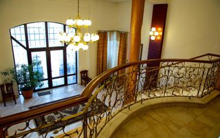 Conac cu piscina - 1810 mp - Poză 4