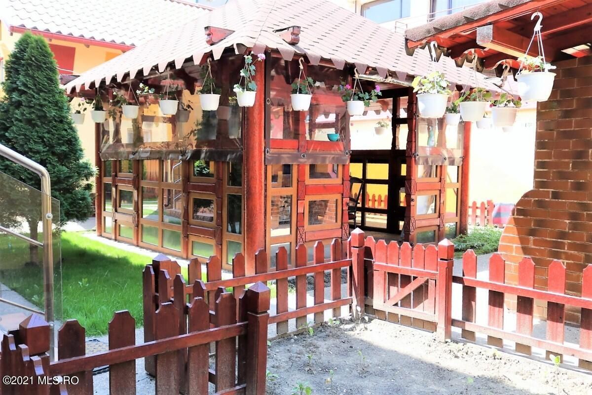 Mamaia Nord - Langa Mare, pensiune la cheie, 11 camere, 9 bai! - Poză 6