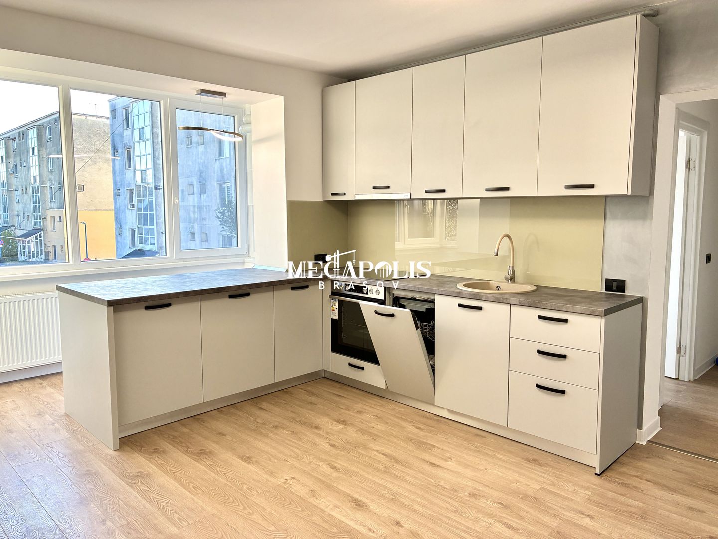 3 Camere / Tractorul / Renovat / Credit - Poză 1