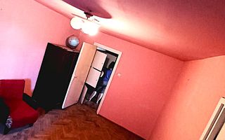 Vand apartament decomandat spatios cu 2 camere in Oravita. Comision ,,0'' - Poză 2