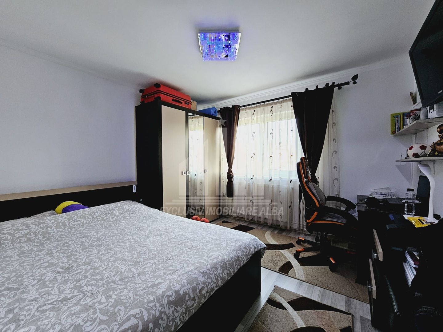 Apartament cu 3 camere de vanzare, Cetate - Poză 9
