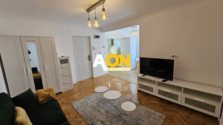 Apartament cu 2 Camere, Etaj Intermediar, Zonă Ultracentrală - Poză 1