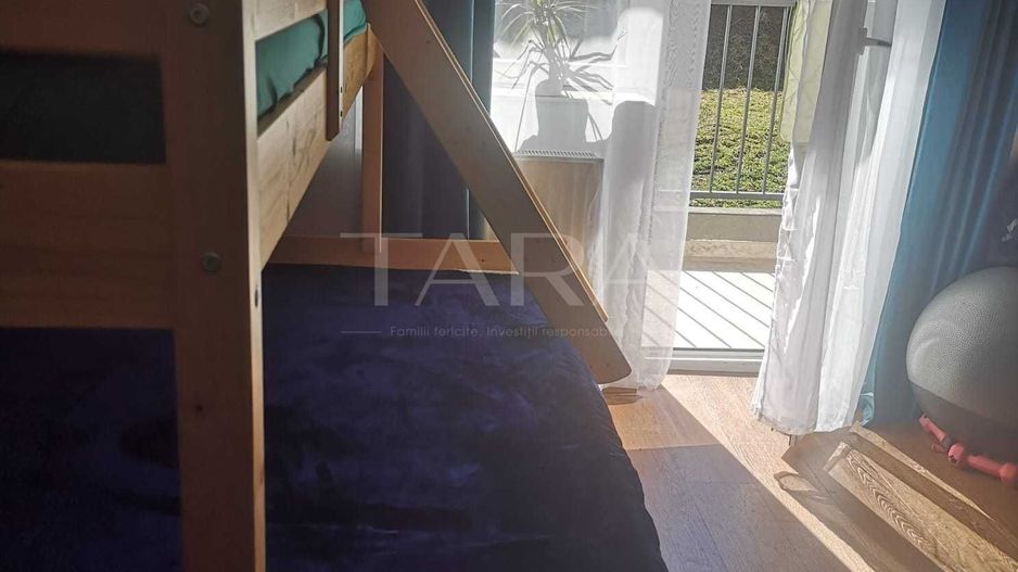 Apartament cu 3 camere, balcon generos și 2 parcări subterane incluse. - Poză 5