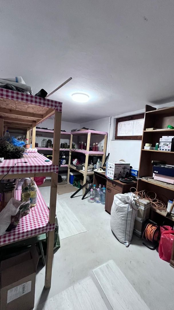 Casa de vanzare in Micesti pe 2 nivele si demisol cu garaj - Poză 12