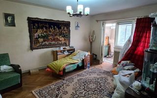 Apartament 3 camere, decomandat, str. Closca - Poză 2