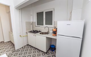 Apartament 4 camere renovat, central, ideal rezidențial sau activitate business - Poză 9