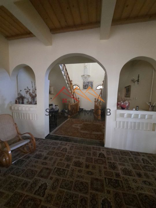 Casa tip conac, teren 4000 mp, finisaje deosebite, garaj, Prahova - Poză 8