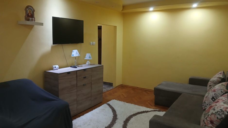 De inchiriat apartament cu 3 camere, I. C. Frimu, etaj 3, 450 euro - Poză 3