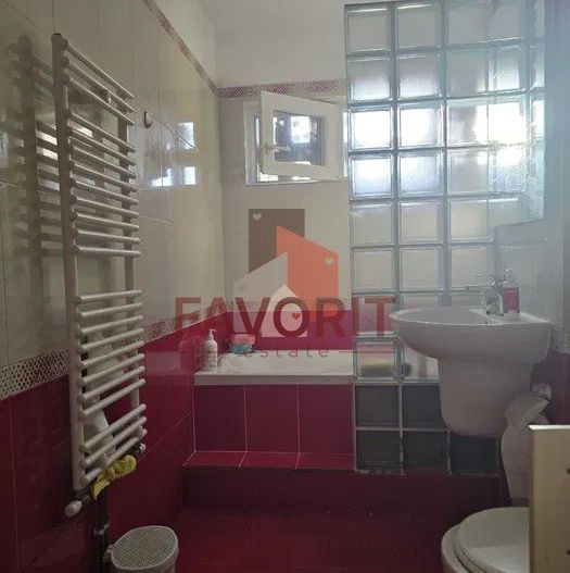 Renovat integral. Pozitie excelenta. Centrala proprie. - Poză 12