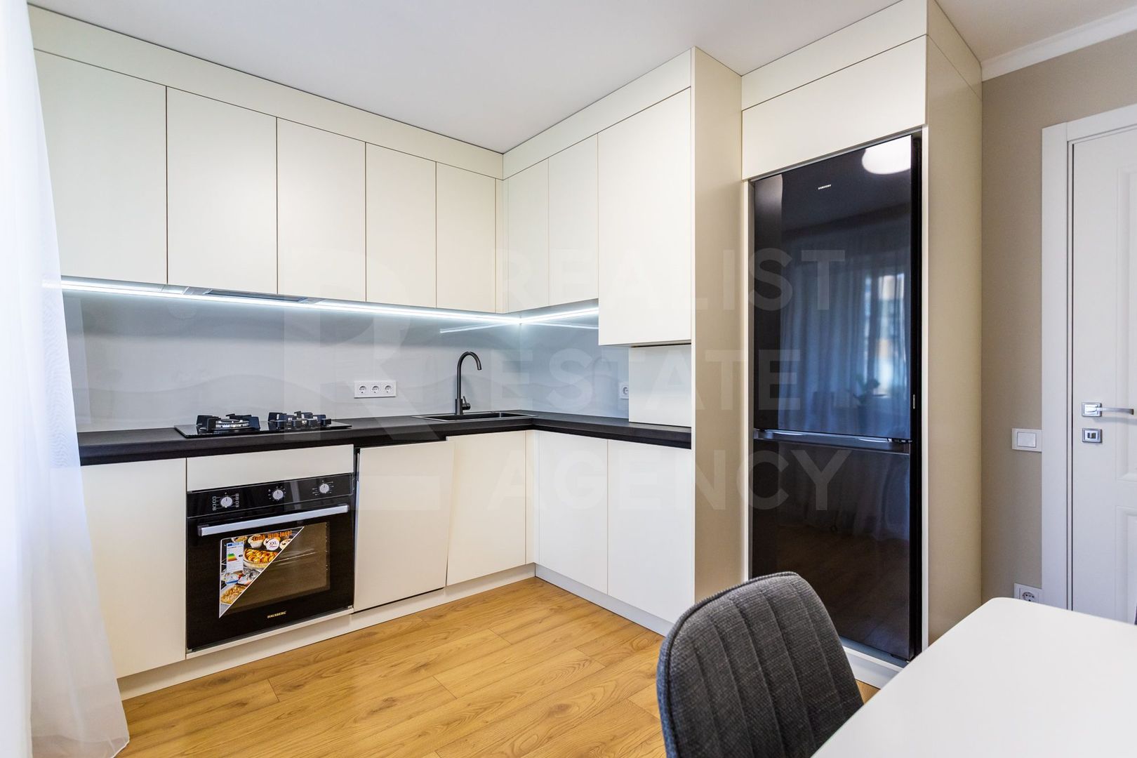 Vânzare, apartament 2 camere, str. Ion Dumeniuc, Ciocana - Poză 7