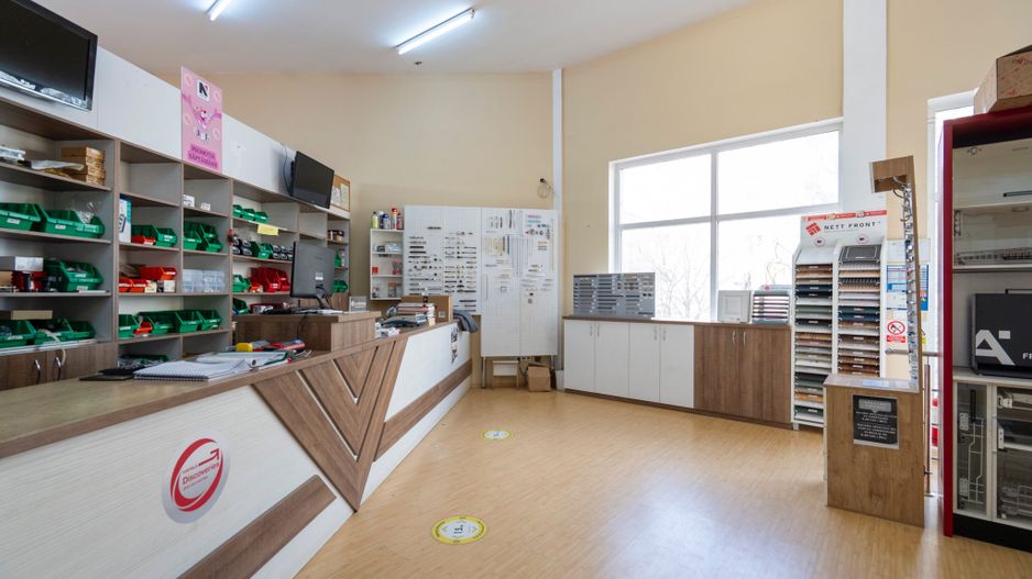 Spatiu Comercial, cu depozit, locuri de parcare, Iosia - Poză 2