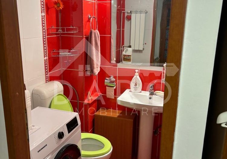 INCHIRIERE Apartament spațios cu 3 camere în zonă centrală - Poză 4