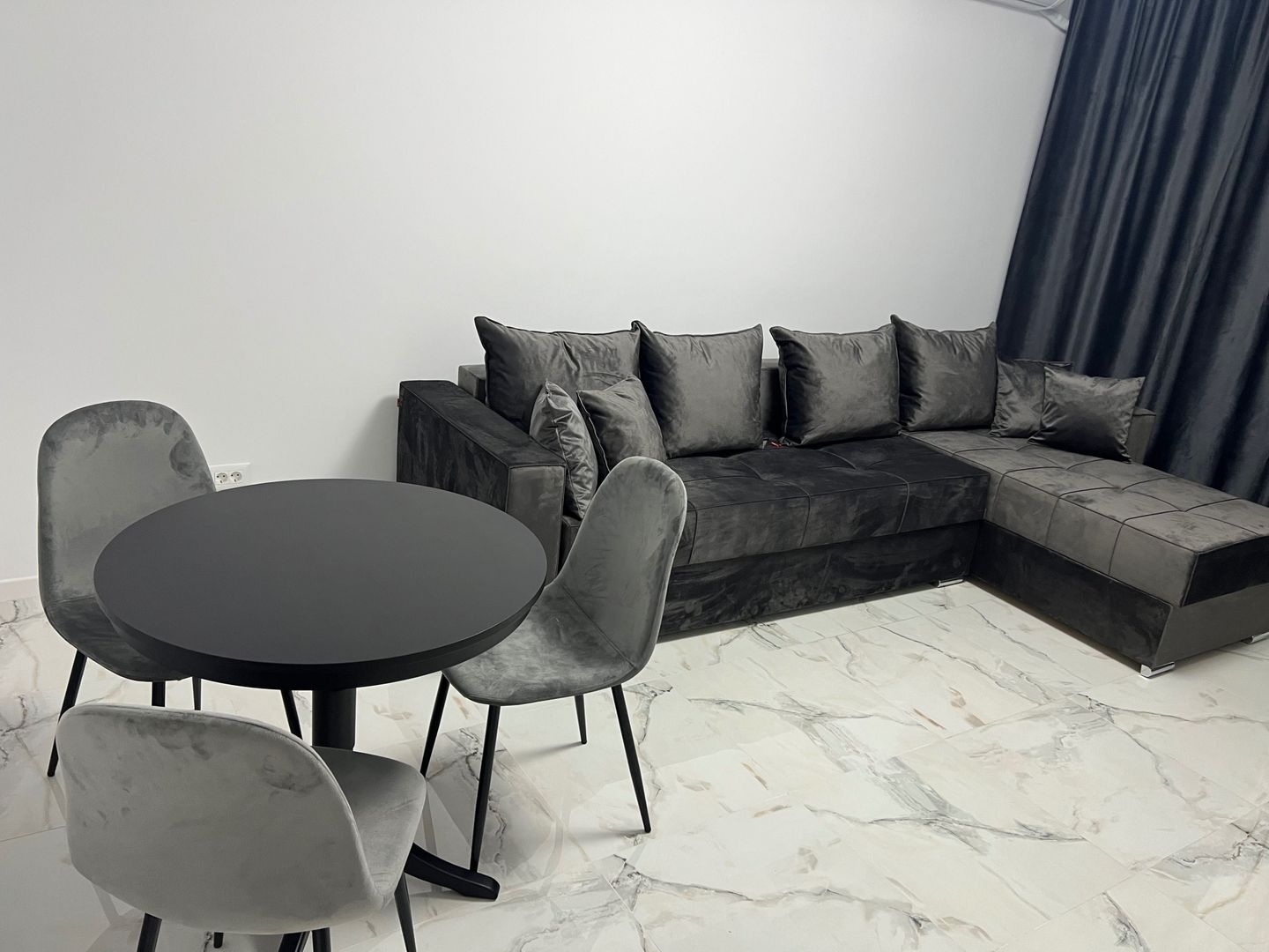 Apartamet 2 camere Plaza Residence | Loc parcare inclus - Poză 1