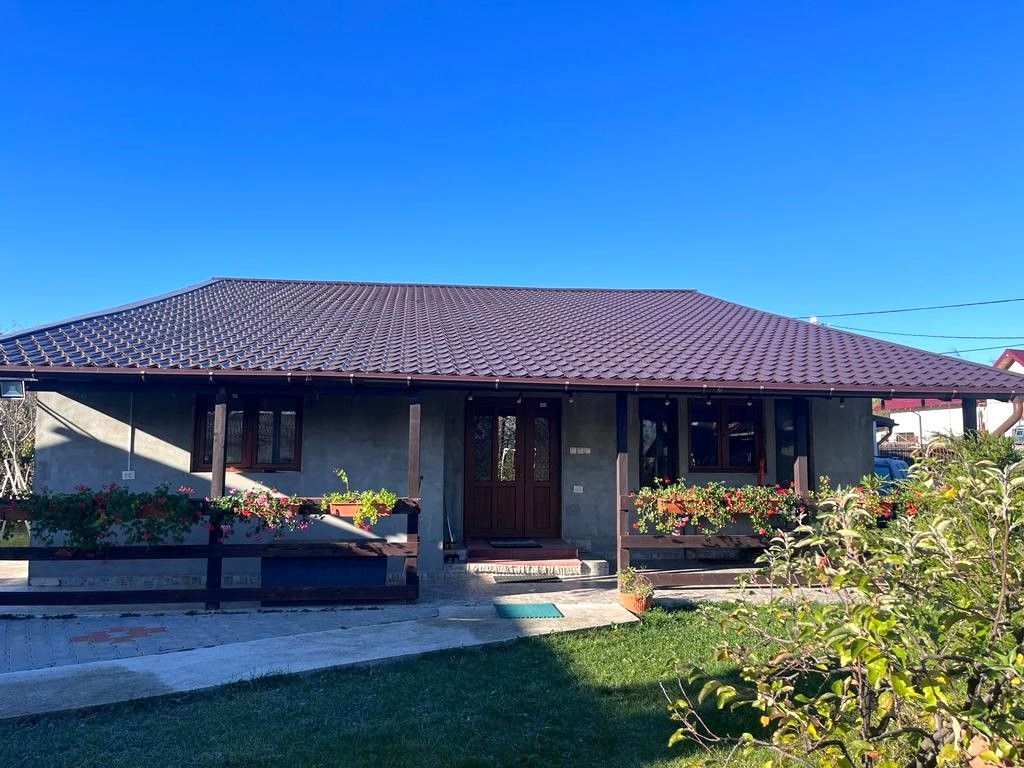 Aproape de oras! Vanzare casa cu 4 camere in Gura Ocnitei! - Poză 4