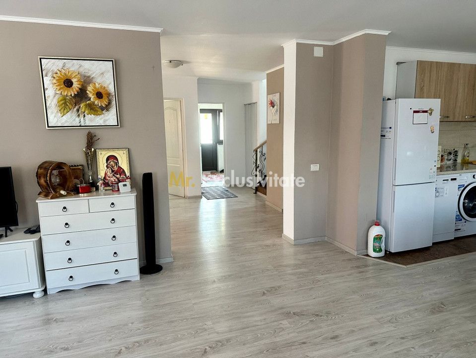 Pensiune de vânzare în Bobu, Scoarța - sau schimb cu apartament Timisoara - Poză 12