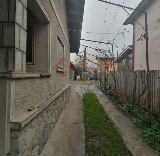 Casa 3 camere, 2 locuri de parcare, CT, Banesti,  - Poză 1