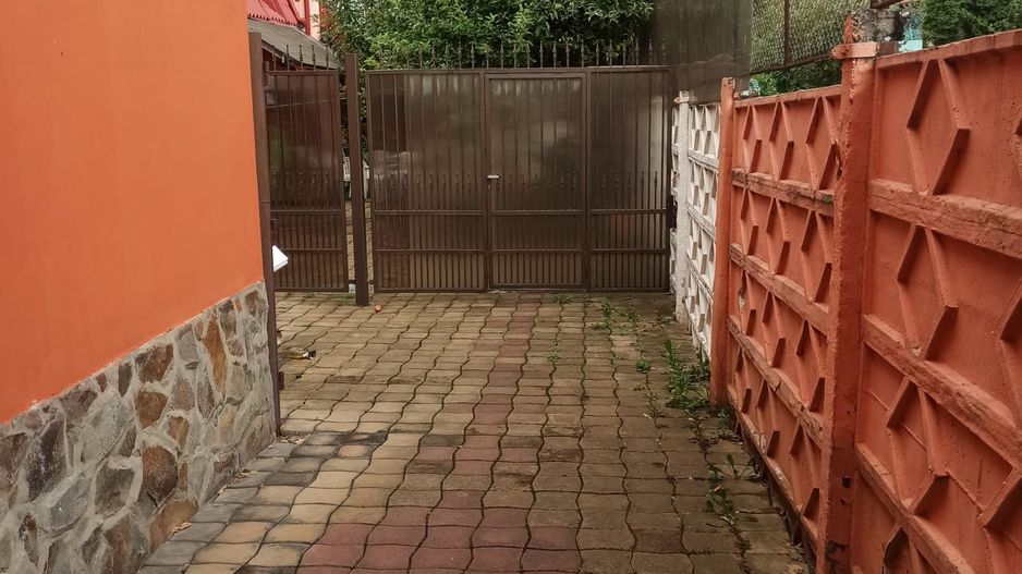 CASA CU 6 CAMERE ZONA CENTRAL - Poză 5