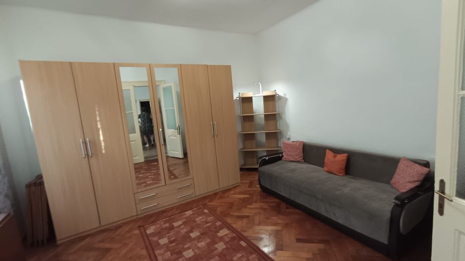 De vanzare! Apartament spatios la curte, zona centrala - Poză 10