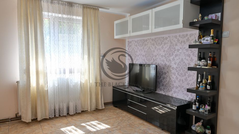 Casa de vanzare | 1.048 Mp teren | Romanesti - Poză 4